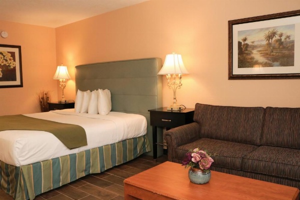 Shining Light Inn & Suites image 13